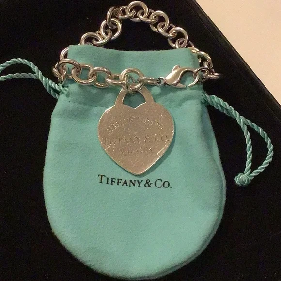 Tiffany &Co XLARGE HEART Bracelet - Picture 2 of 7